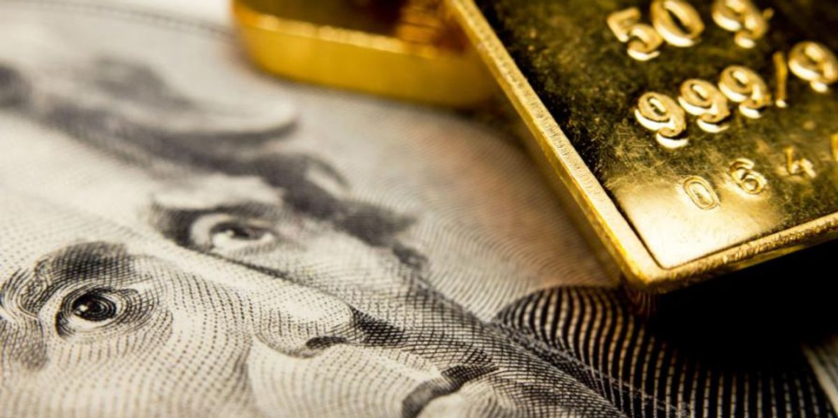 Gold Weathers Latest Rate Hike, Powell Projects Pain