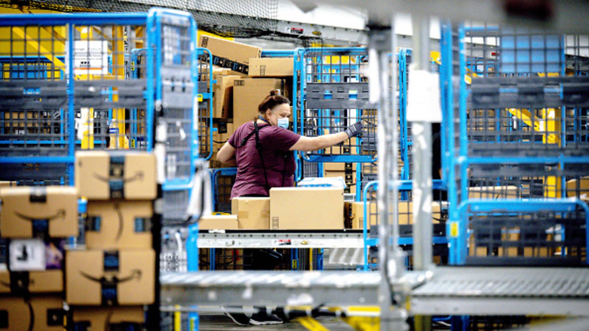 Amazon hikes pay for warehouse and delivery workers