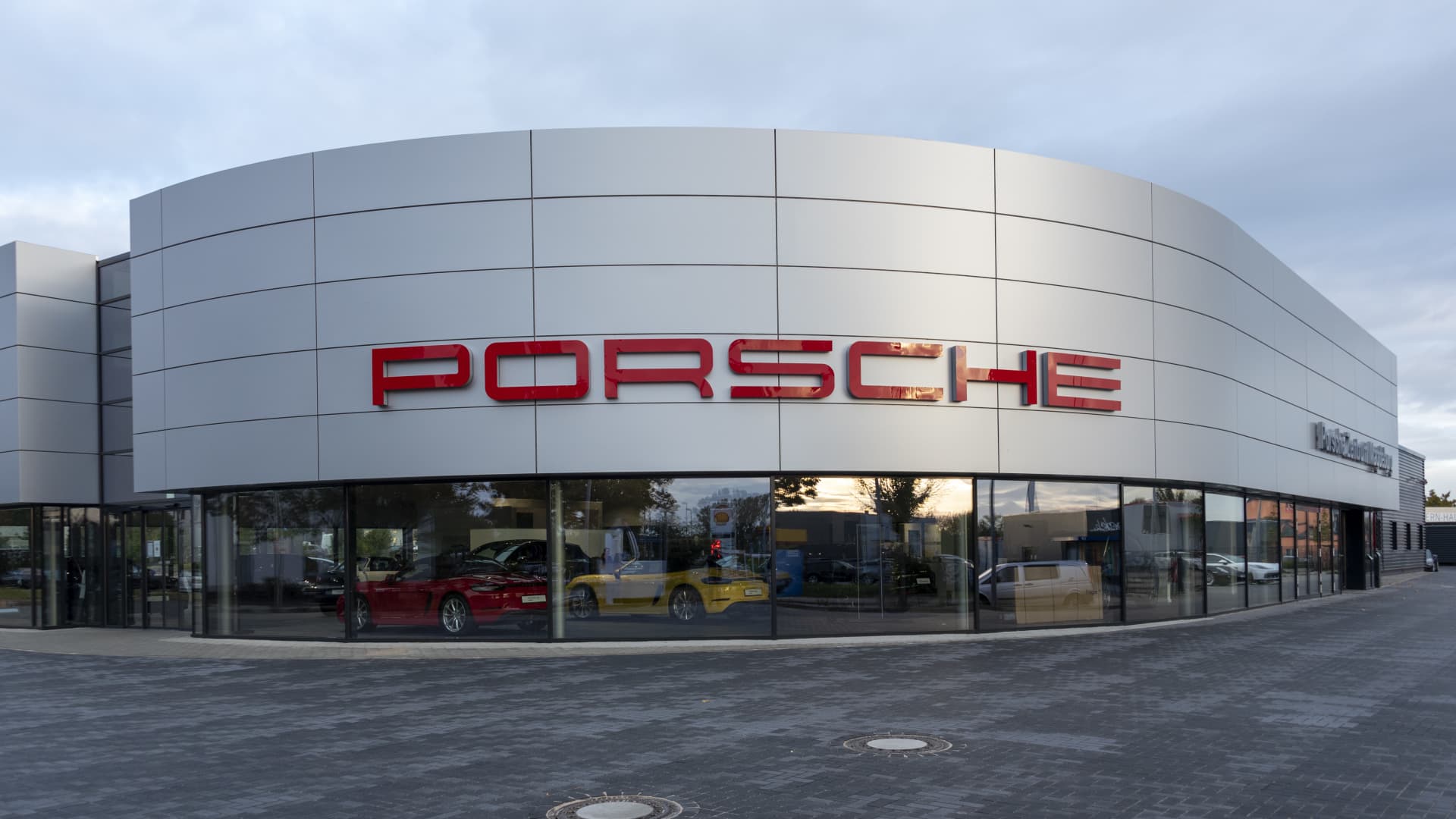 Volkswagen targets $70.1 billion to $75.1 billion valuation in planned Porsche IPO
