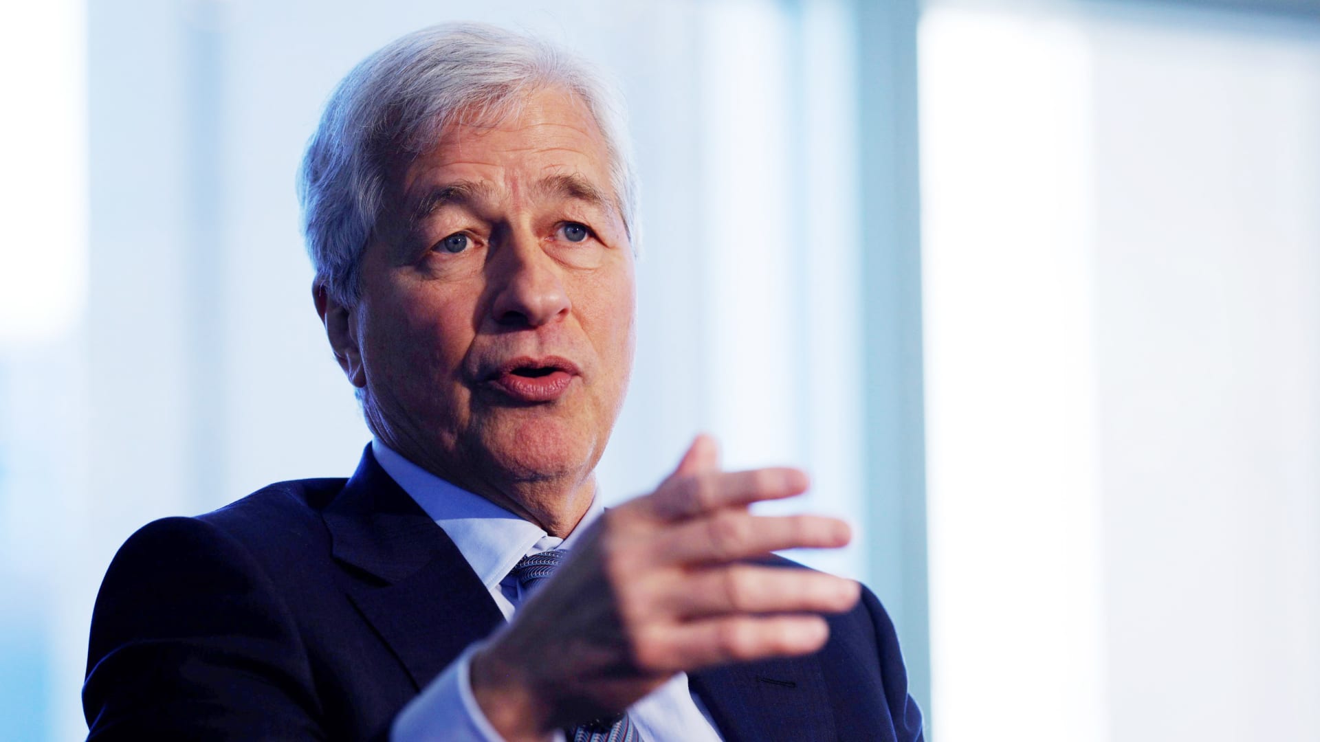 Jamie Dimon says Musk should 'clean up Twitter,' echoes bot concerns