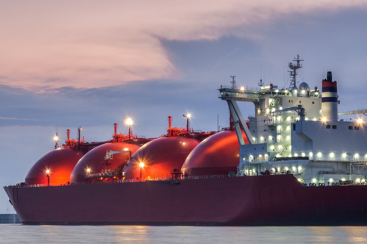 LNG Cargo Ships Queue Up Around Spain's Coasts While Europe Grapples With Putin's Gas Cuts: Here's What Happened - Global X MLP & Energy Infrastructure ETF (ARCA:MLPX), Vanguard Energy ETF (ARCA:VDE)