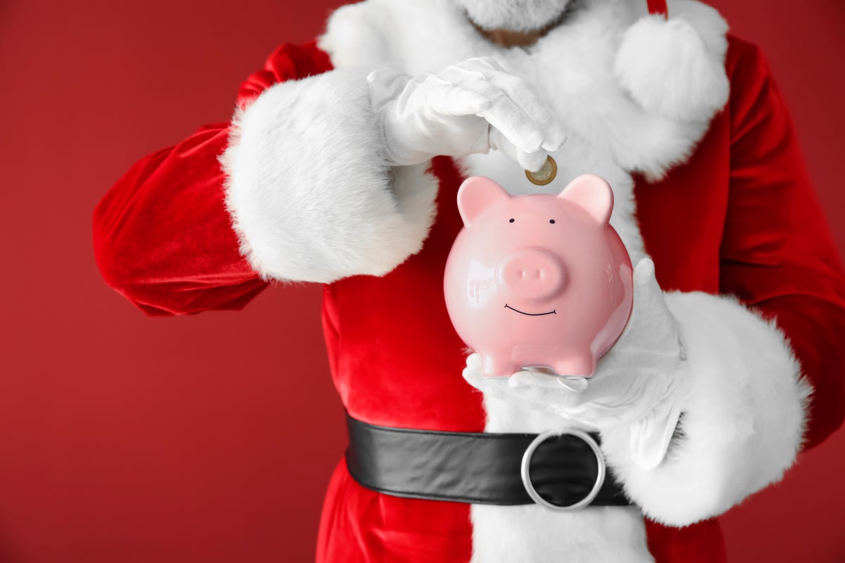 Why This Market Analyst Expects Santa Claus Rally To Take S&P 500 Back To August High - SPDR S&P 500 (ARCA:SPY)