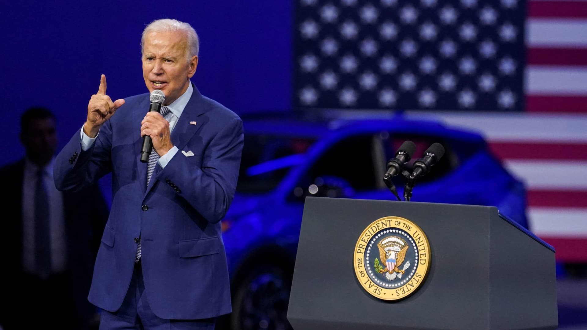 Biden awards $2.8 billion for electric vehicle battery manufacturing