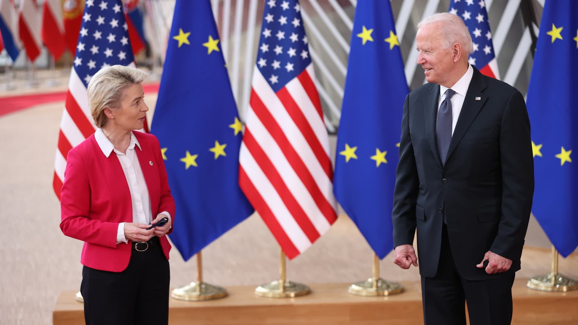 Biden signs executive order to protect data transfers between US, EU