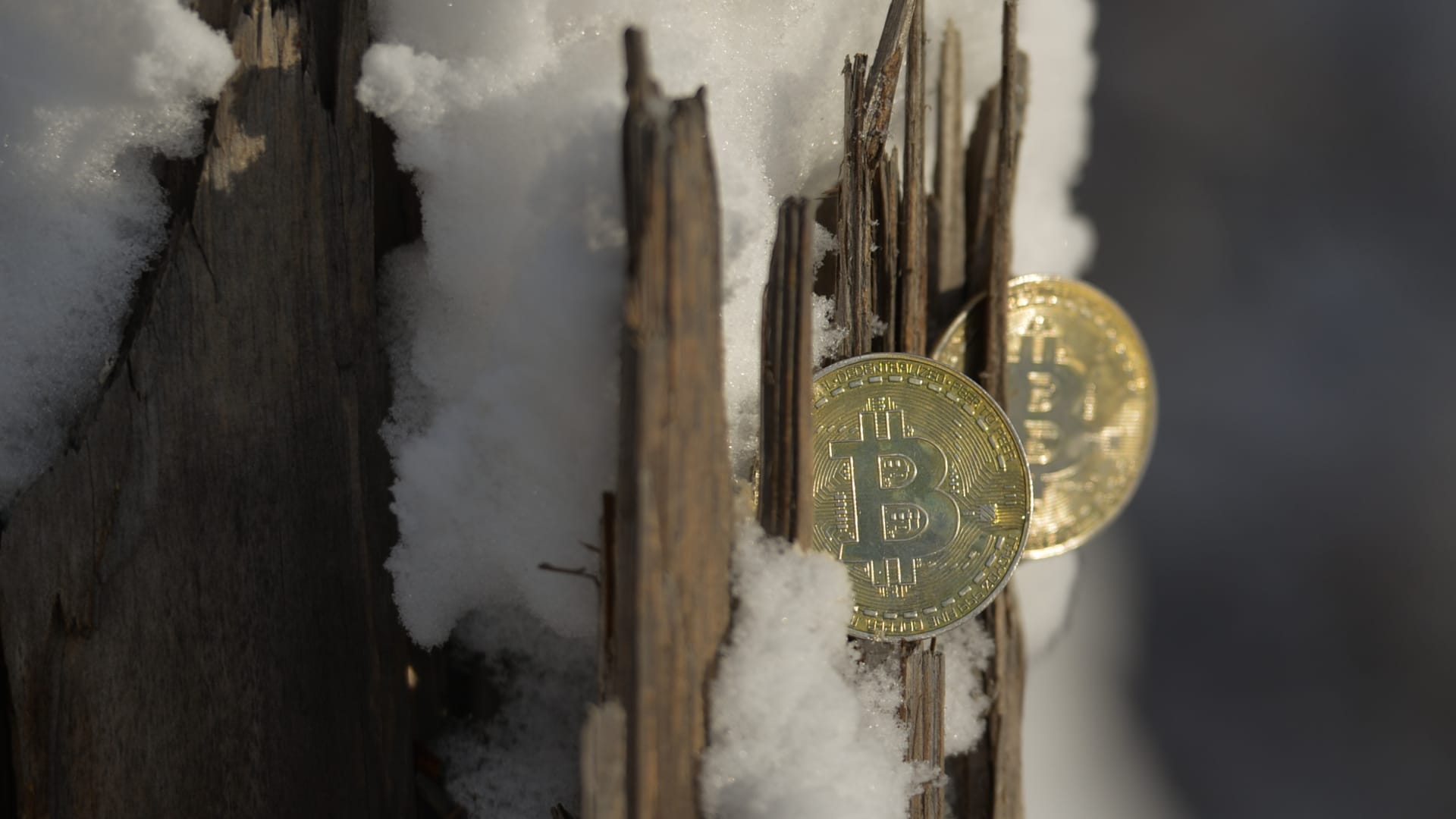 Bitcoin's volatility falls below Nasdaq and S&P 500's for first time since 2020