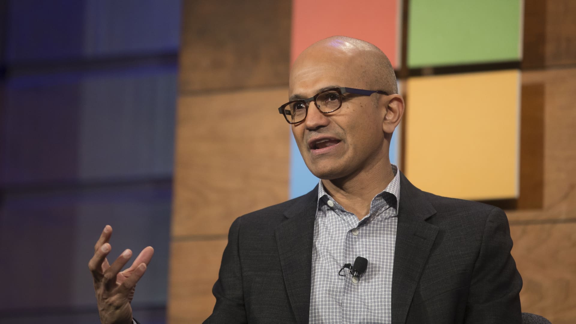 Microsoft stock sinks more than 8% on weak guidance