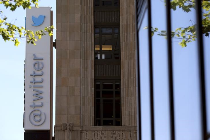 Twitter Blue 'probably' coming back end of next week, Musk says By Reuters