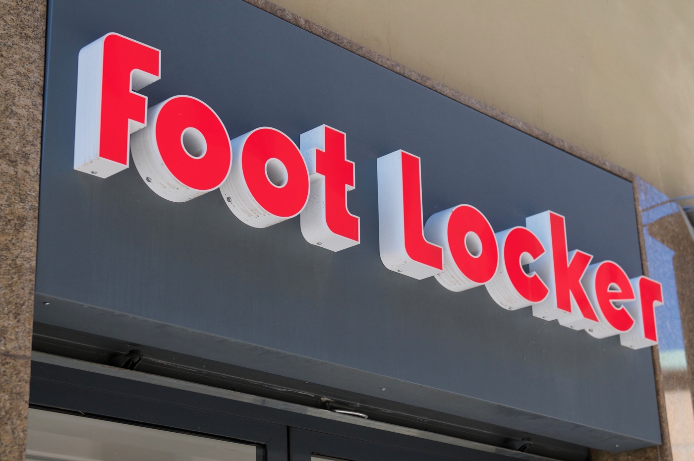 Foot Locker stock, FL stock, FL stock news