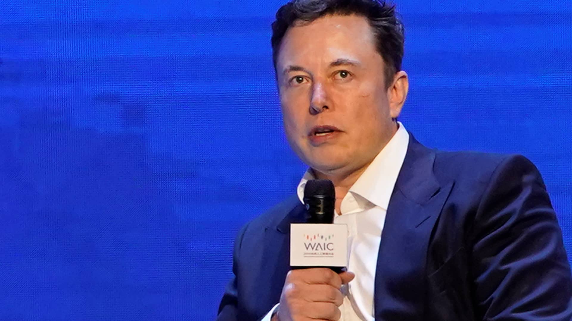 Elon Musk says he doesn't want to be a CEO, walks back SEC insults