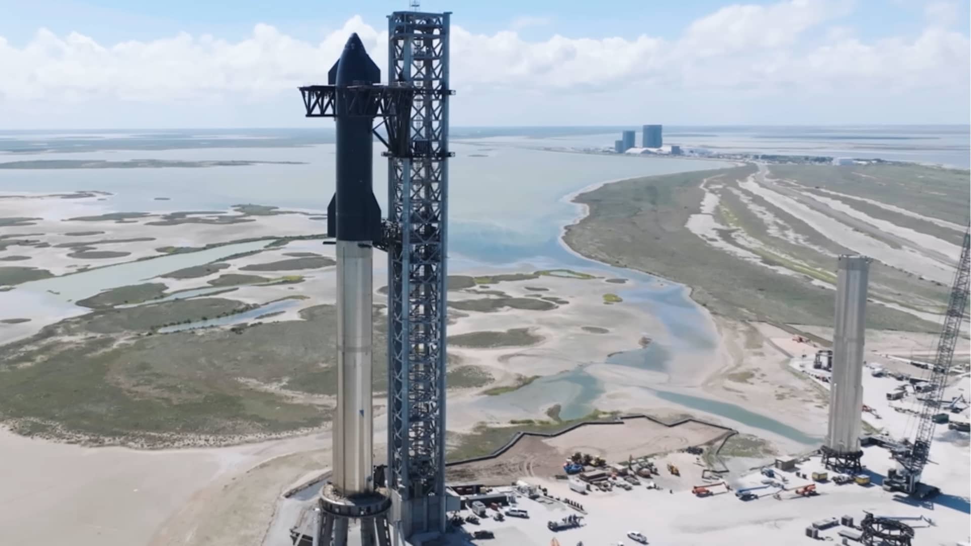 SpaceX shakes up Starbase leadership in Starship push