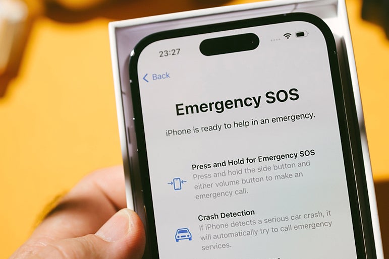 iPhone's Emergency SOS Via Satellite Feature Helps Rescue 2 People Stranded 300 Feet In Remote California Canyon - Apple (NASDAQ:AAPL)