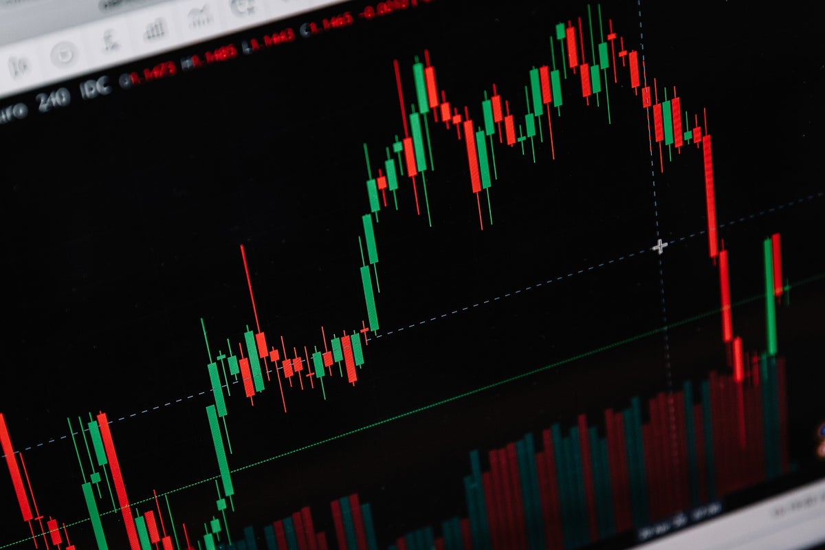 Analyzing GEO Group's Short Interest - GEO Group (NYSE:GEO)