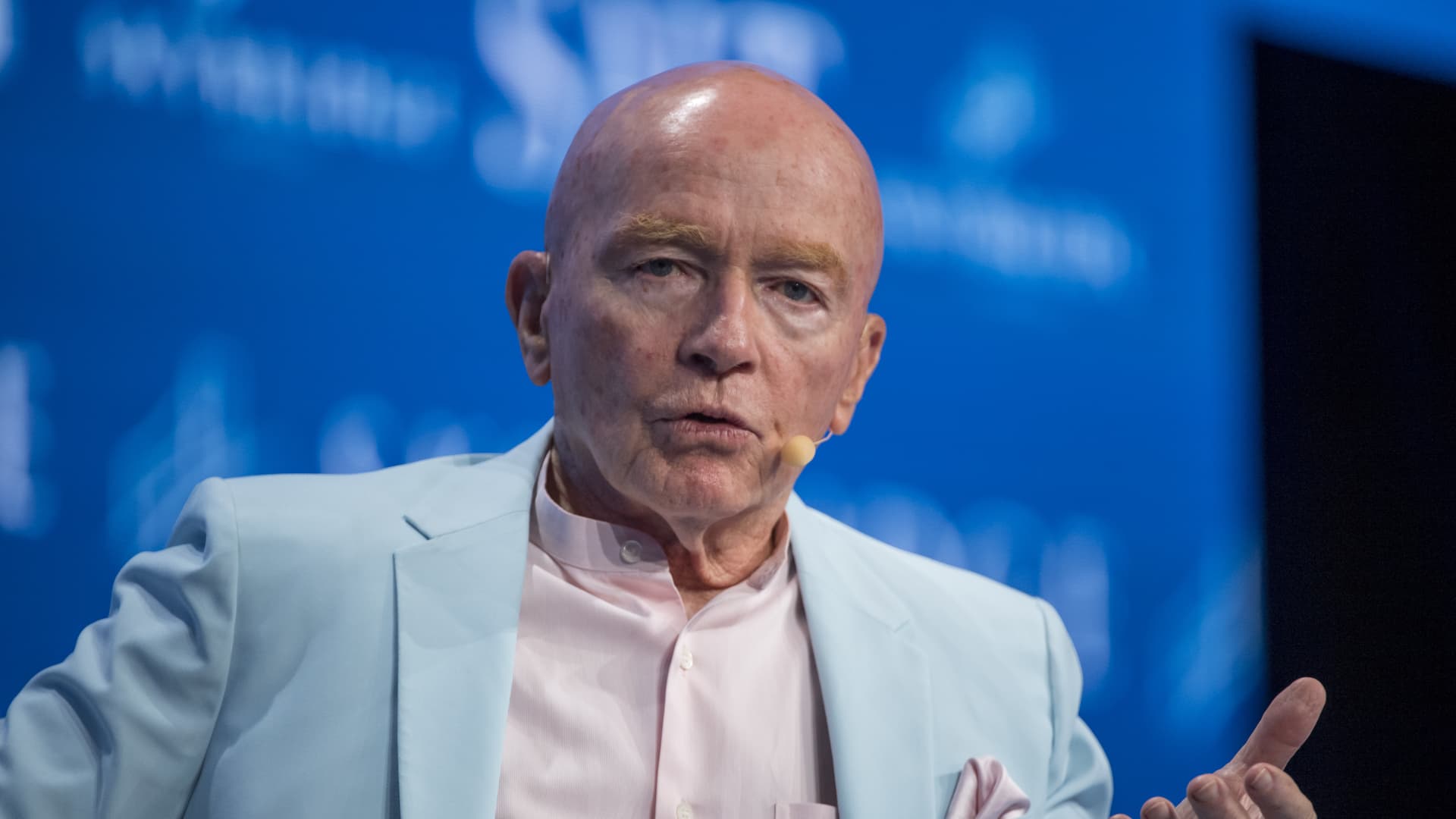 Bitcoin price could fall 40% to $10,000 in 2023, Mark Mobius says