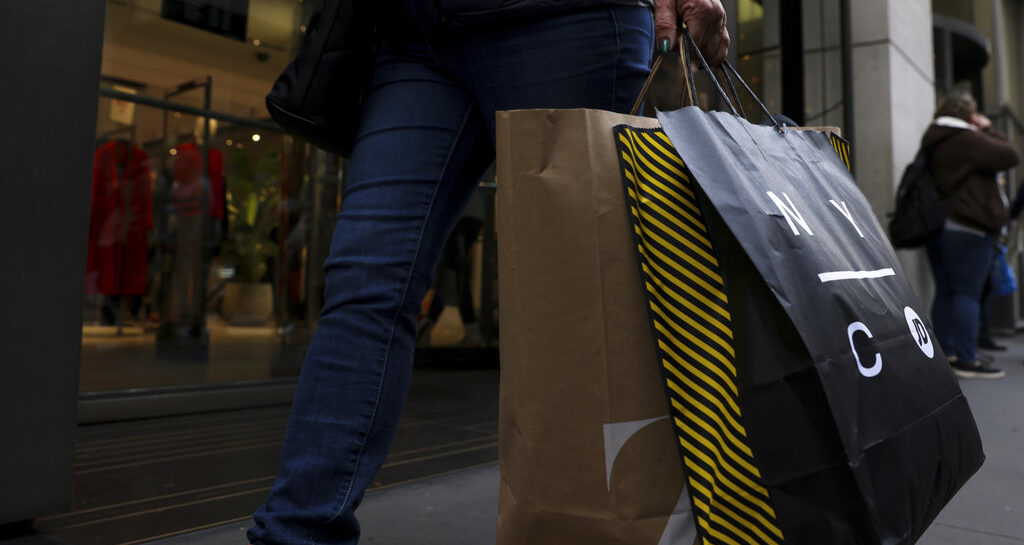 Holiday sales up 7.6% despite the squeeze of inflation