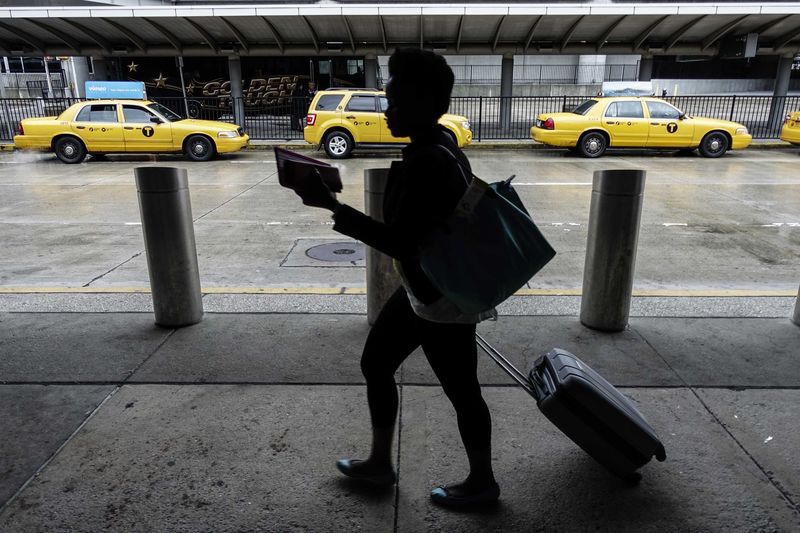 Flight disruptions could last days after FAA outage snarls U.S. travel