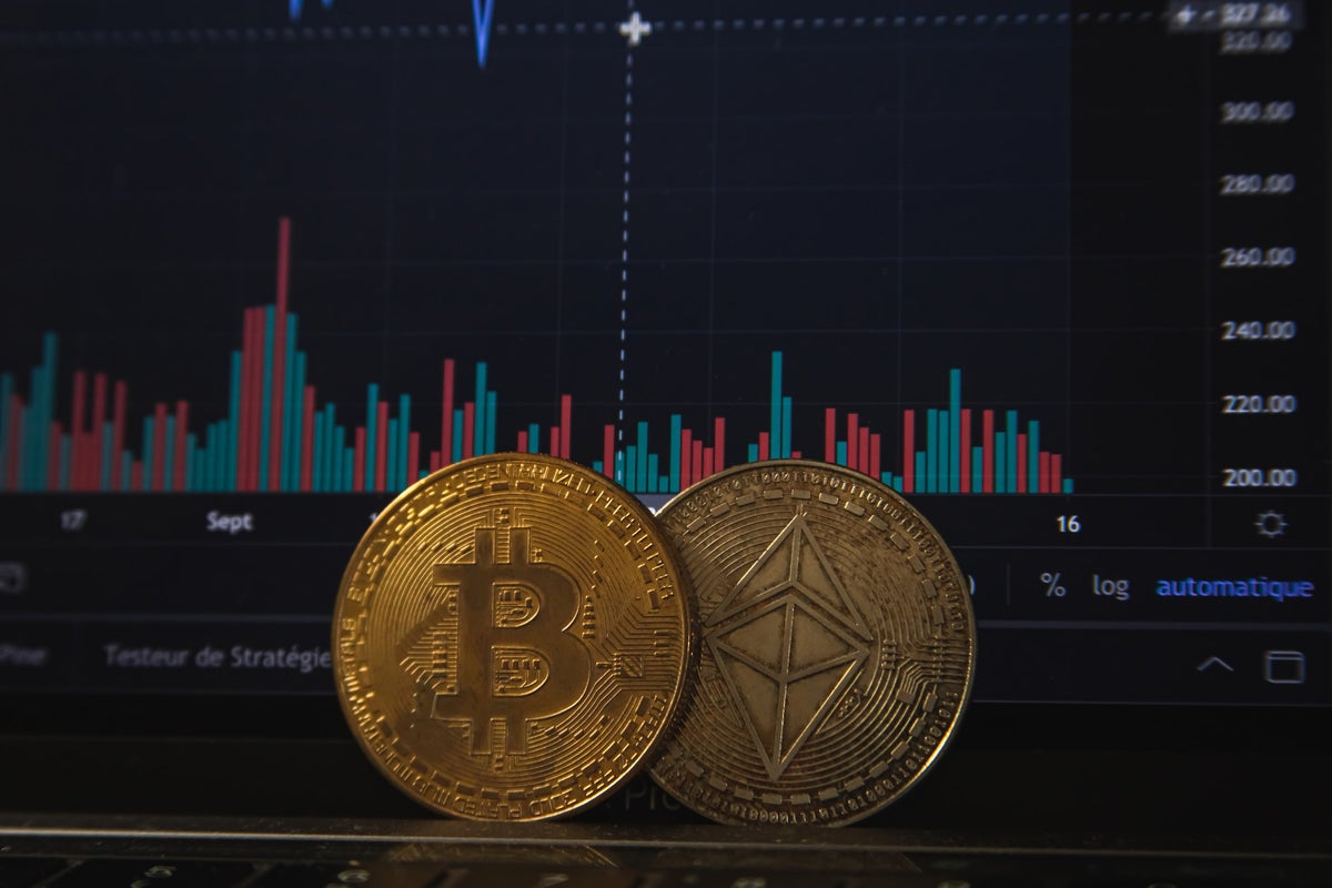 Bitcoin, Ethereum Retreat Over Interest Rate Fears, Trader Cautions Those Expecting $50,000 Apex Crypto This Summer, 'Things Are Never That Easy'