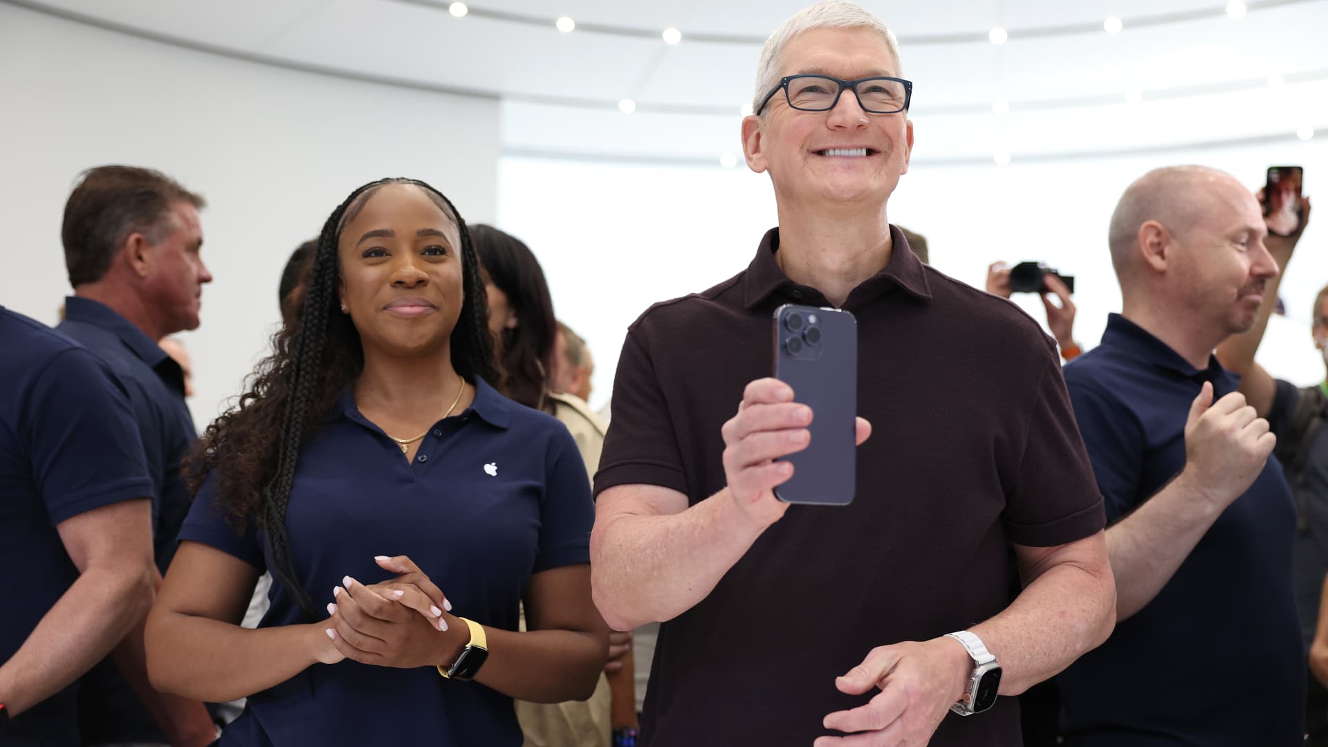 Apple's long-term positives outweigh earnings miss: Morgan Stanley