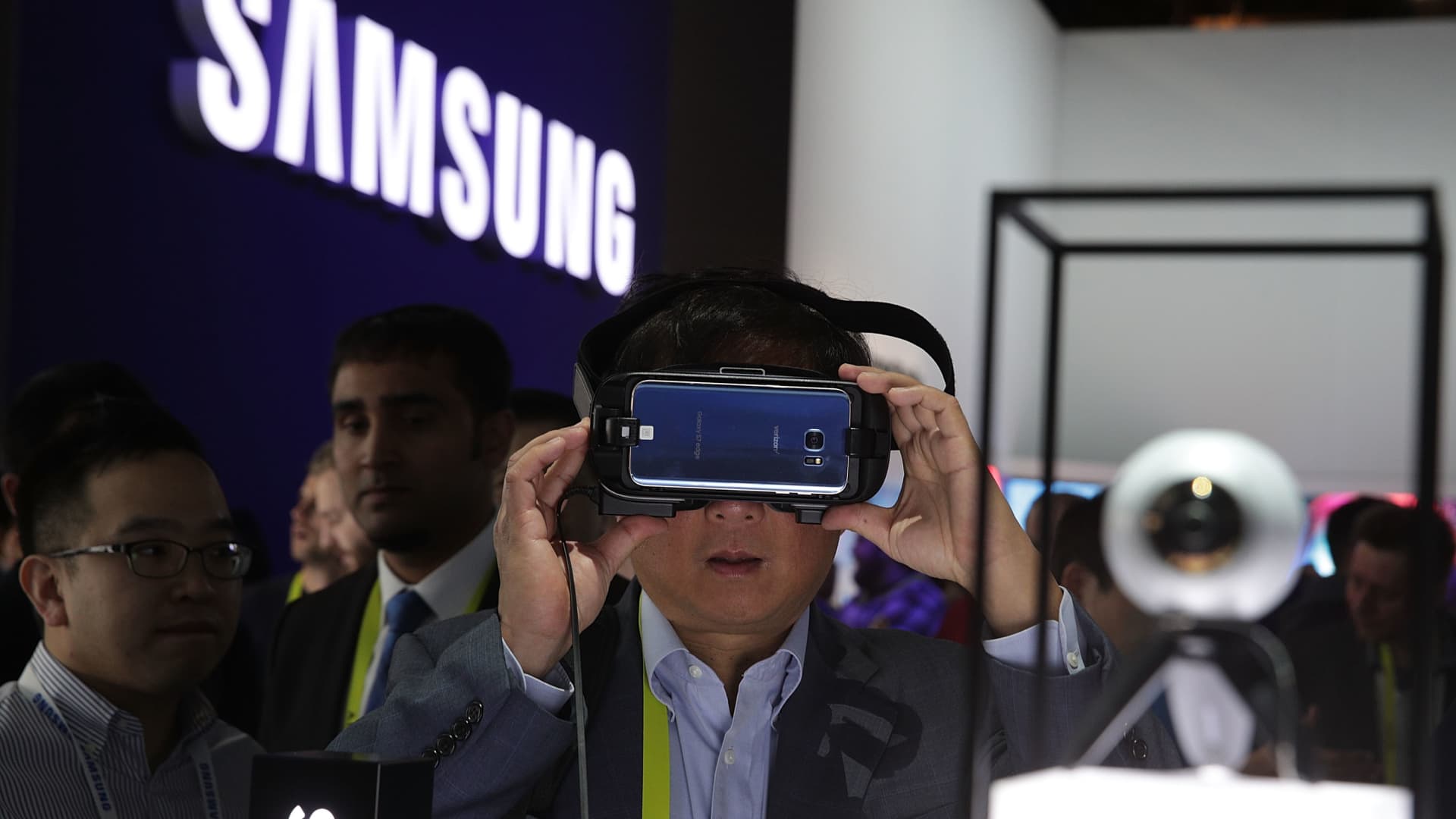 Samsung is 'working out' a roadmap for mixed reality devices