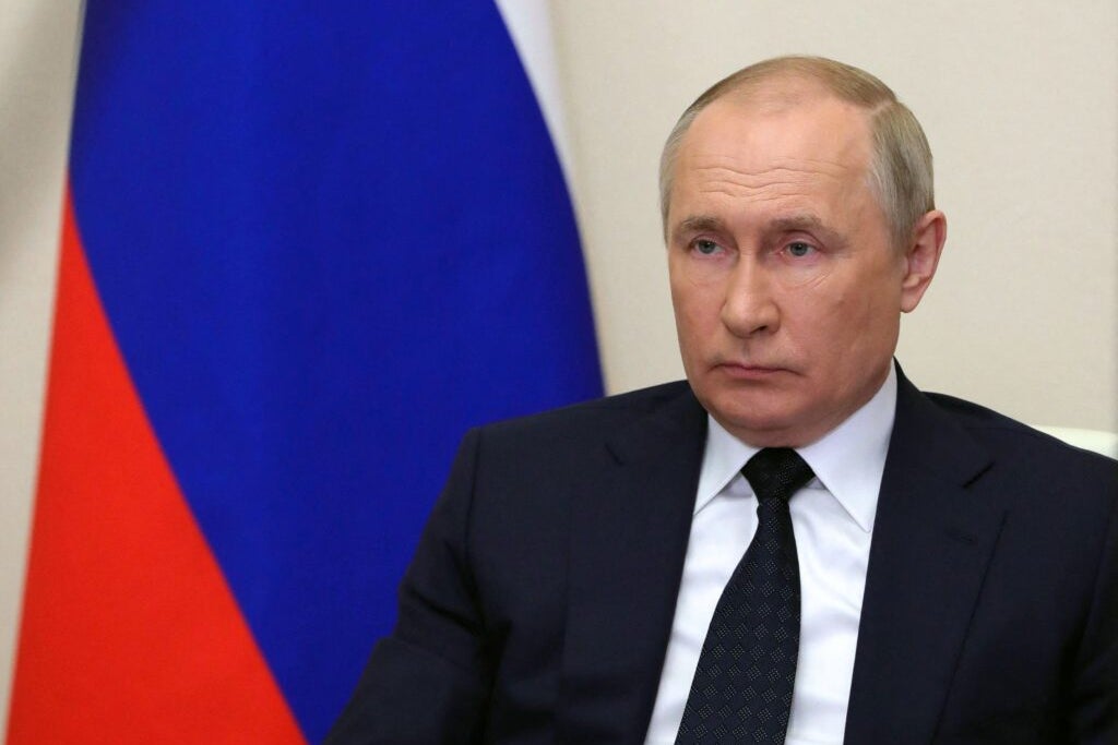 Putin Ally Tells Zelenskyy To Let Old People, Kids Leave Bakhmut