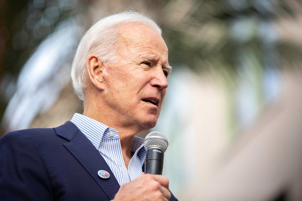 Biden Vows To Hold Those Liable For SVB 'Mess' Accountable - SVB Finl Gr (NASDAQ:SIVB), Signature Bank (NASDAQ:SBNY)