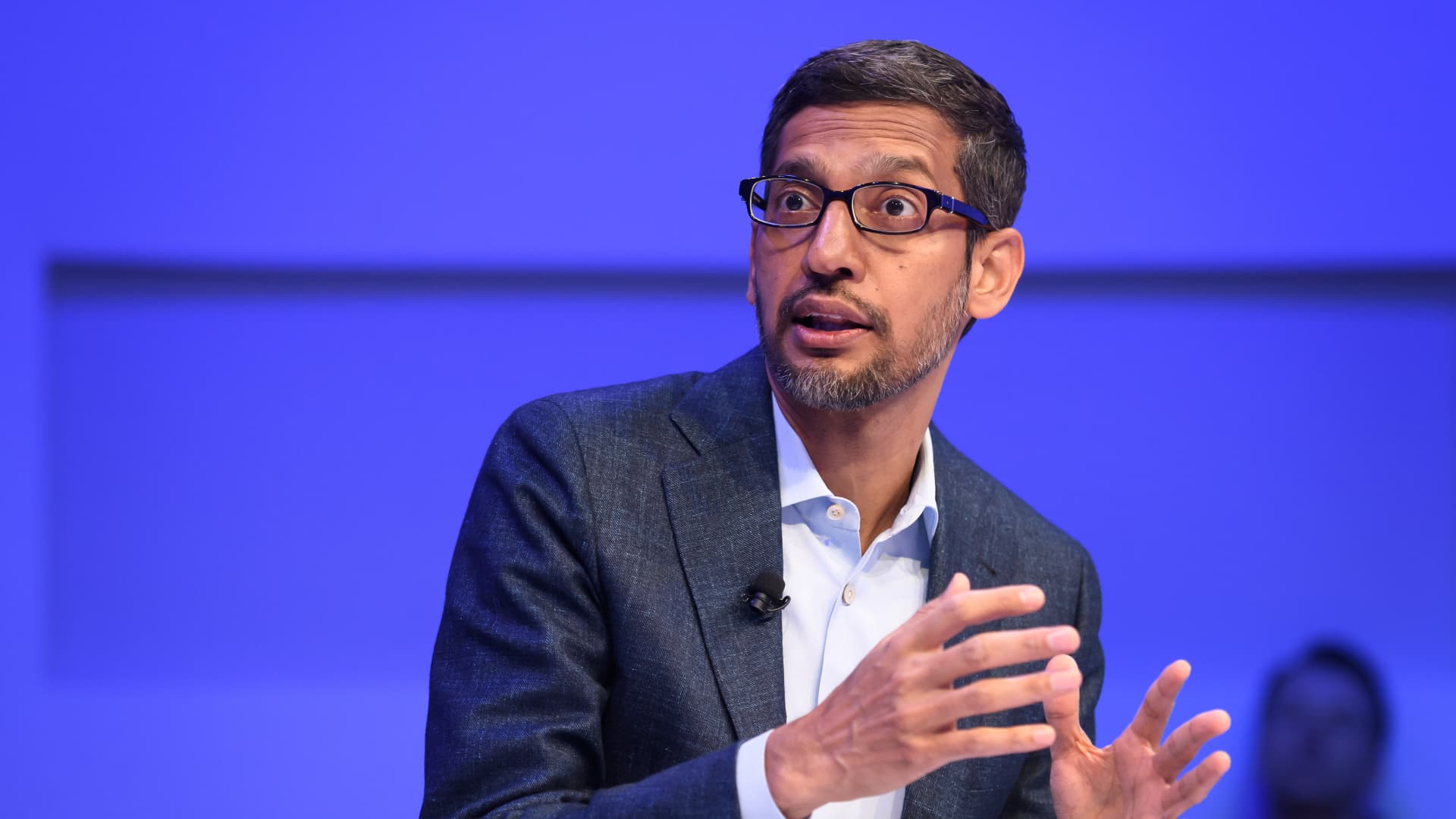 Google CEO defends desk-sharing policy, says offices like 'ghost town'