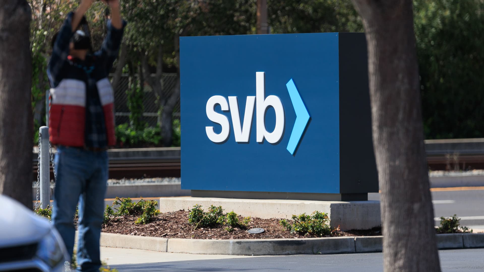 SVB's new CEO urges clients to 'help us rebuild our deposit base'