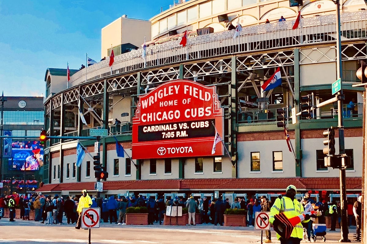 Wrigley Field's New Drink Options: Chicago Cubs First MLB Team To Partner With CBD Company - Charlottes Web Holdings (OTC:CWBHF)