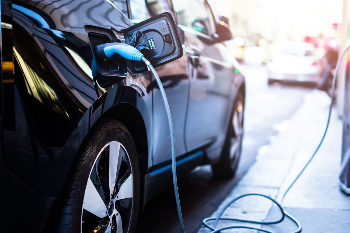 Does Your Electric Vehicle Qualify For A Full Tax Credit Under New IRS Guidelines? Check Out This List Of Potential Beneficiaries. - Tesla (NASDAQ:TSLA), Ford Motor (NYSE:F), General Motors (NYSE:GM), Rivian Automotive (NASDAQ:RIVN)