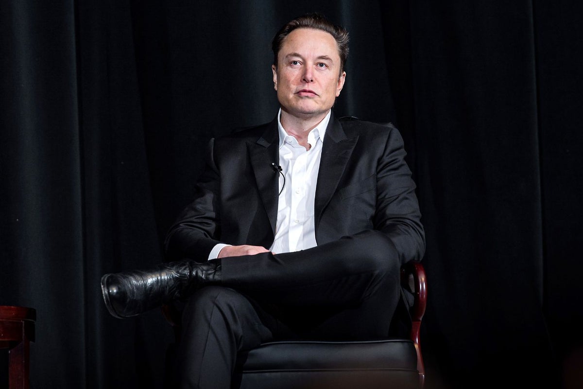 As Rivian And Lucid Struggle, Elon Musk Says Volume Production, Achieving Positive Cash Flow Are 'Insanely Hard' - Tesla (NASDAQ:TSLA), Rivian Automotive (NASDAQ:RIVN)