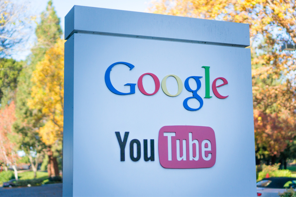 If You Invested $1,000 in Google Stock When It Acquired YouTube, Here's How Much You'd Have Today - Alphabet (NASDAQ:GOOG)