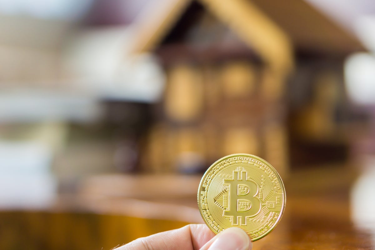 Mega Mansions Bought With Bitcoin: How Crypto Barons Are Reshaping Real Estate