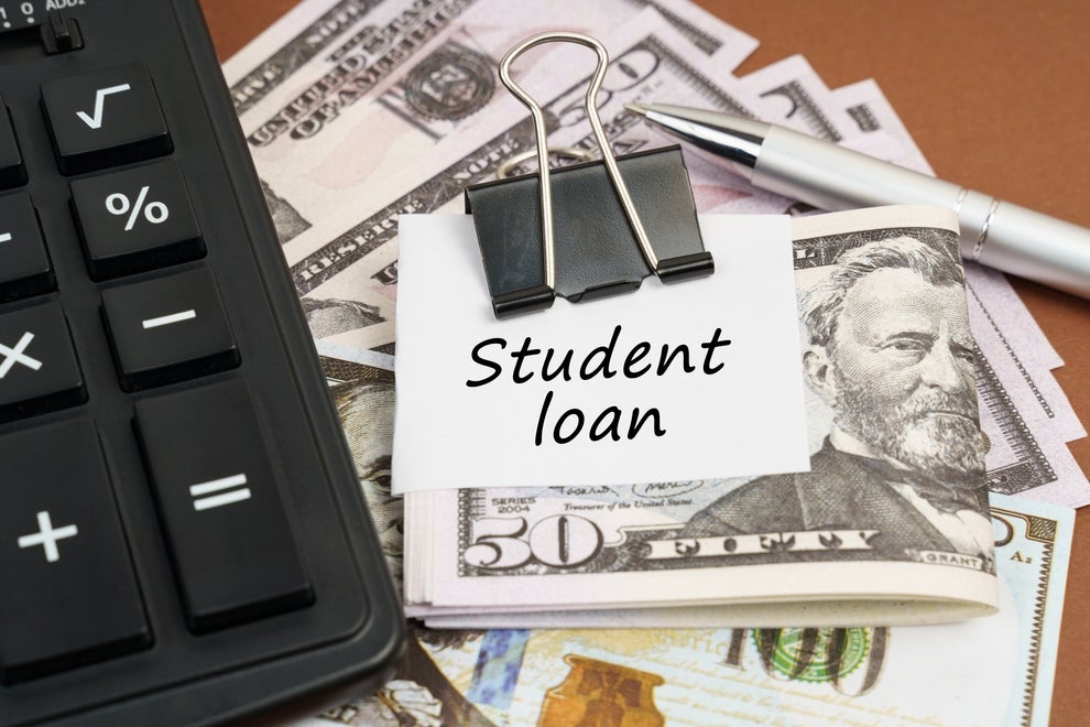 Student Loan Defaults Set To Rise, Analysts Say It's 'A Sizeable Shock' With Ripple Effects: 5 Stocks to Watch - Discover Finl (NYSE:DFS), Citizens Financial Group (NYSE:CFG), SLM (NASDAQ:SLM), Nelnet (NYSE:NNI), SoFi Techs (NASDAQ:SOFI)