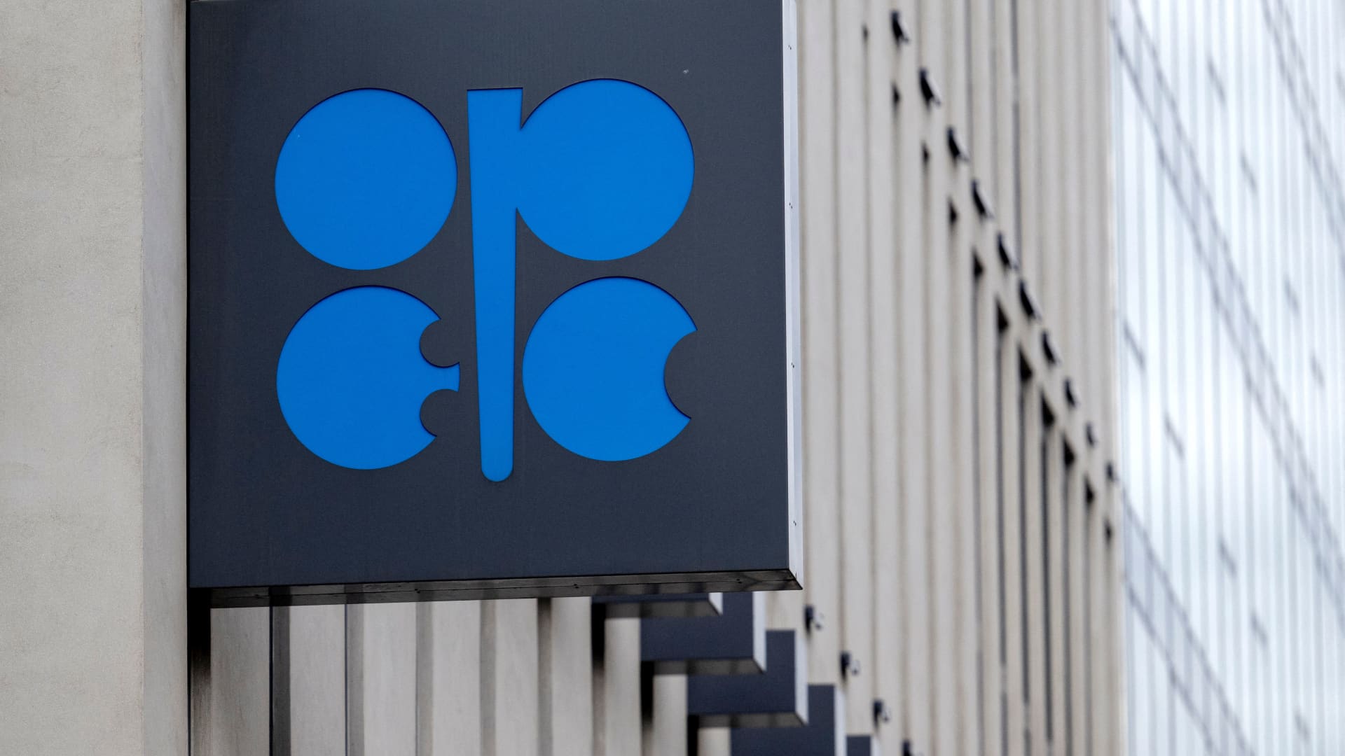 OPEC+ meets to debate production quotas, new cut: Sources