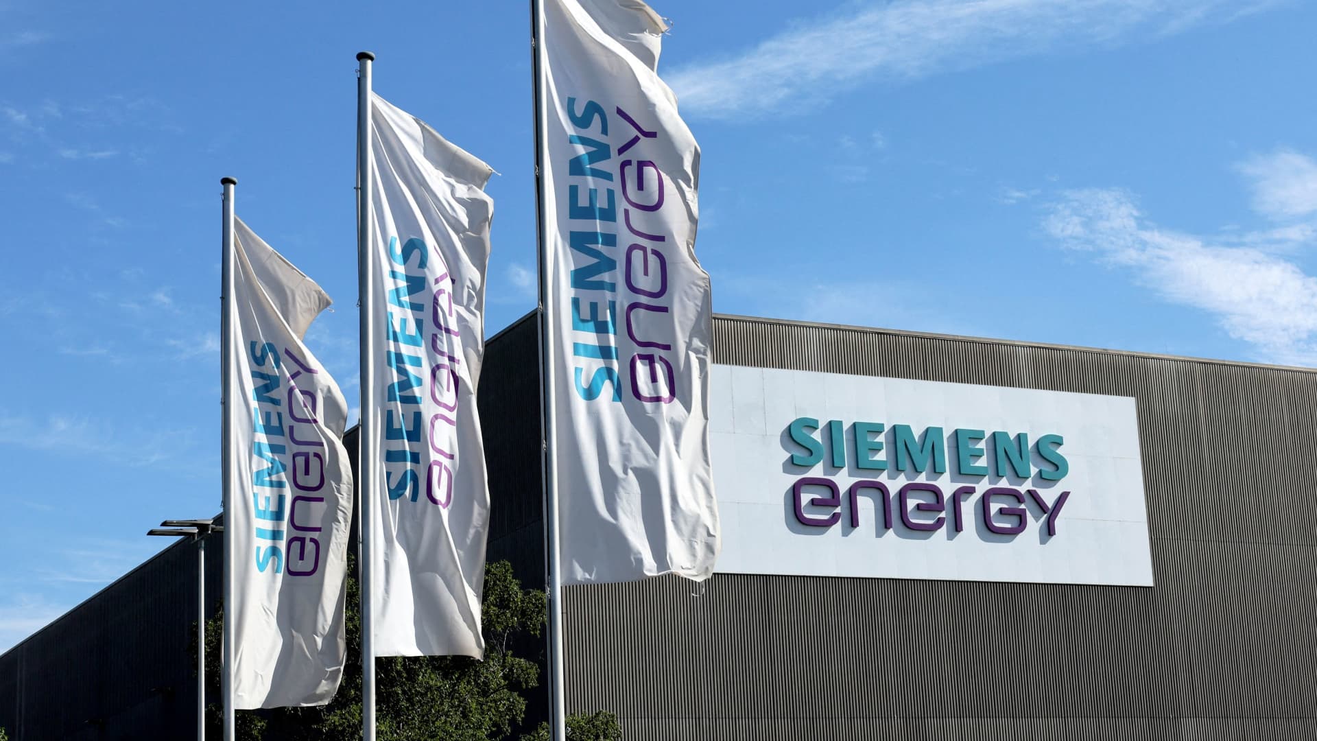 Siemens Energy shares plunge more than 30% as wind turbine worries deepen