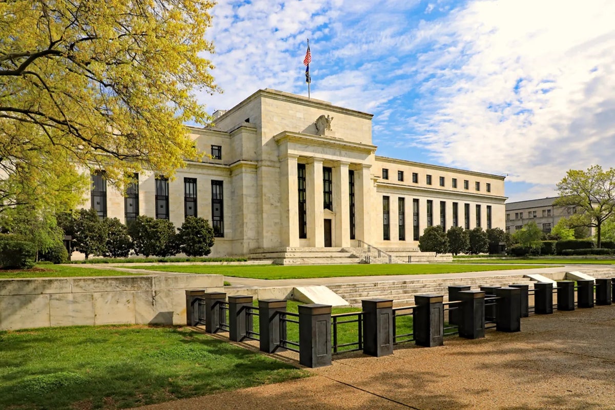 Over $541B Could Exit US Banking System In 'Severely Adverse' Scenario, Fed Warns - Wells Fargo (NYSE:WFC), JPMorgan Chase (NYSE:JPM), Morgan Stanley (NYSE:MS)