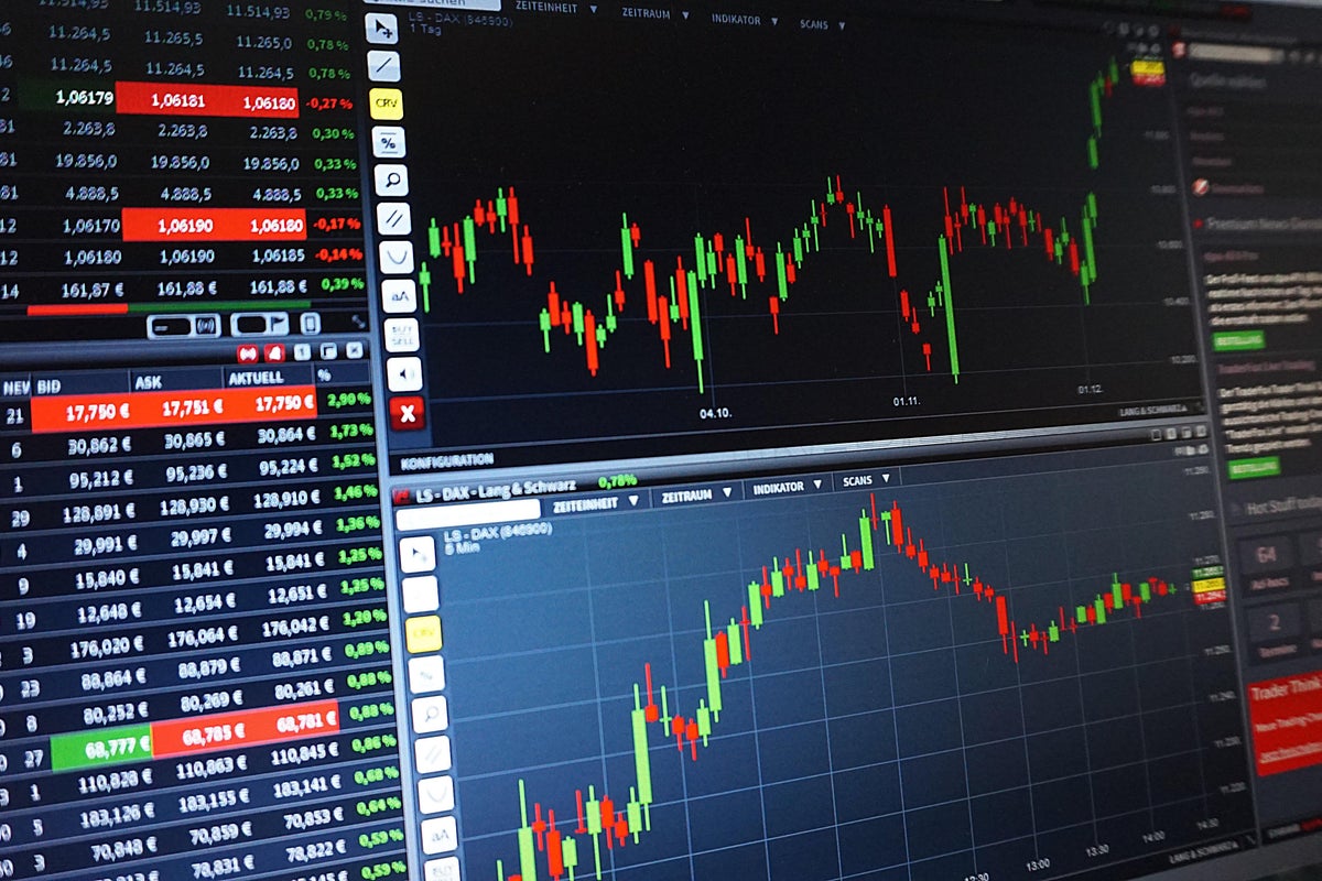 What's Going On With Warner Bros. Discovery (WBD) Stock - Warner Bros. Discovery (NASDAQ:WBD)