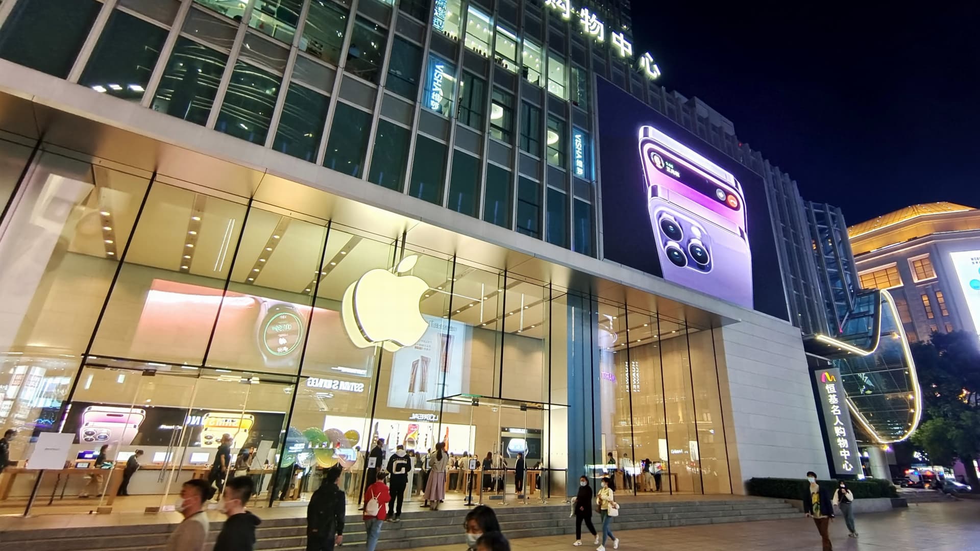 Apple could benefit in China from users spending more on smartphones