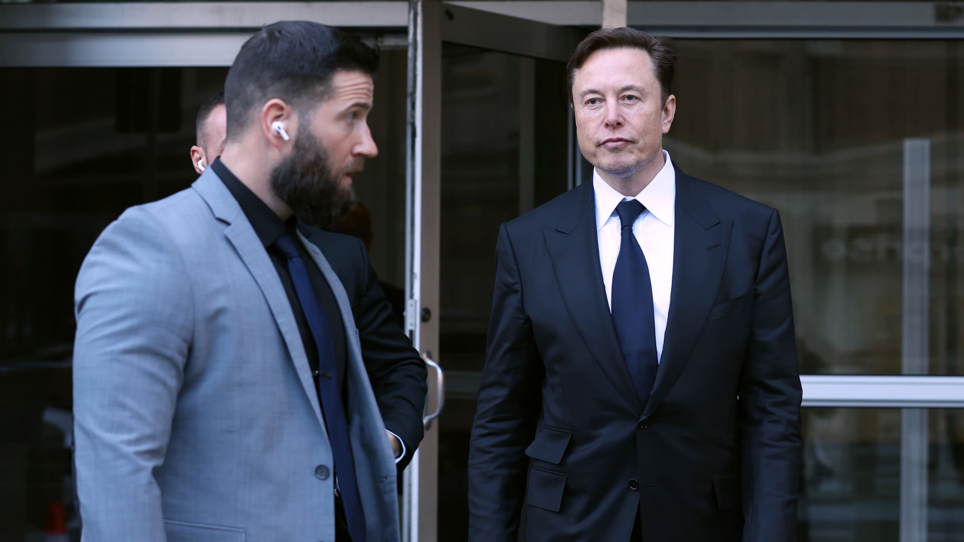 Elon Musk's Twitter sues top law firm Wachtell over $90 million fee