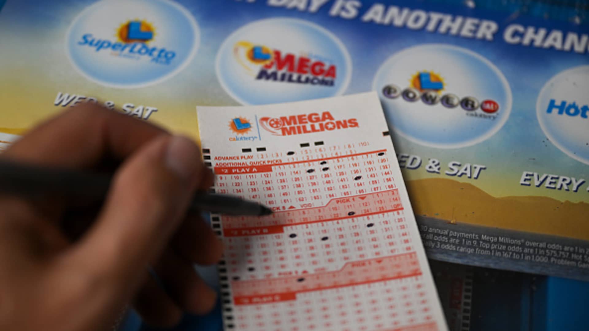 Here's what the $910 million Mega Millions winner could owe in taxes