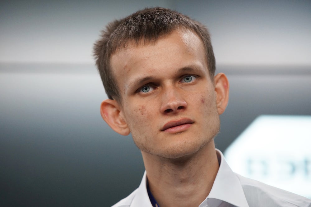 Ethereum Co-Founder Vitalik Buterin Sends Large Amount To Coinbase — Transfers $1.4M Worth Of ETH Within A Week - Coinbase Glb (NASDAQ:COIN)