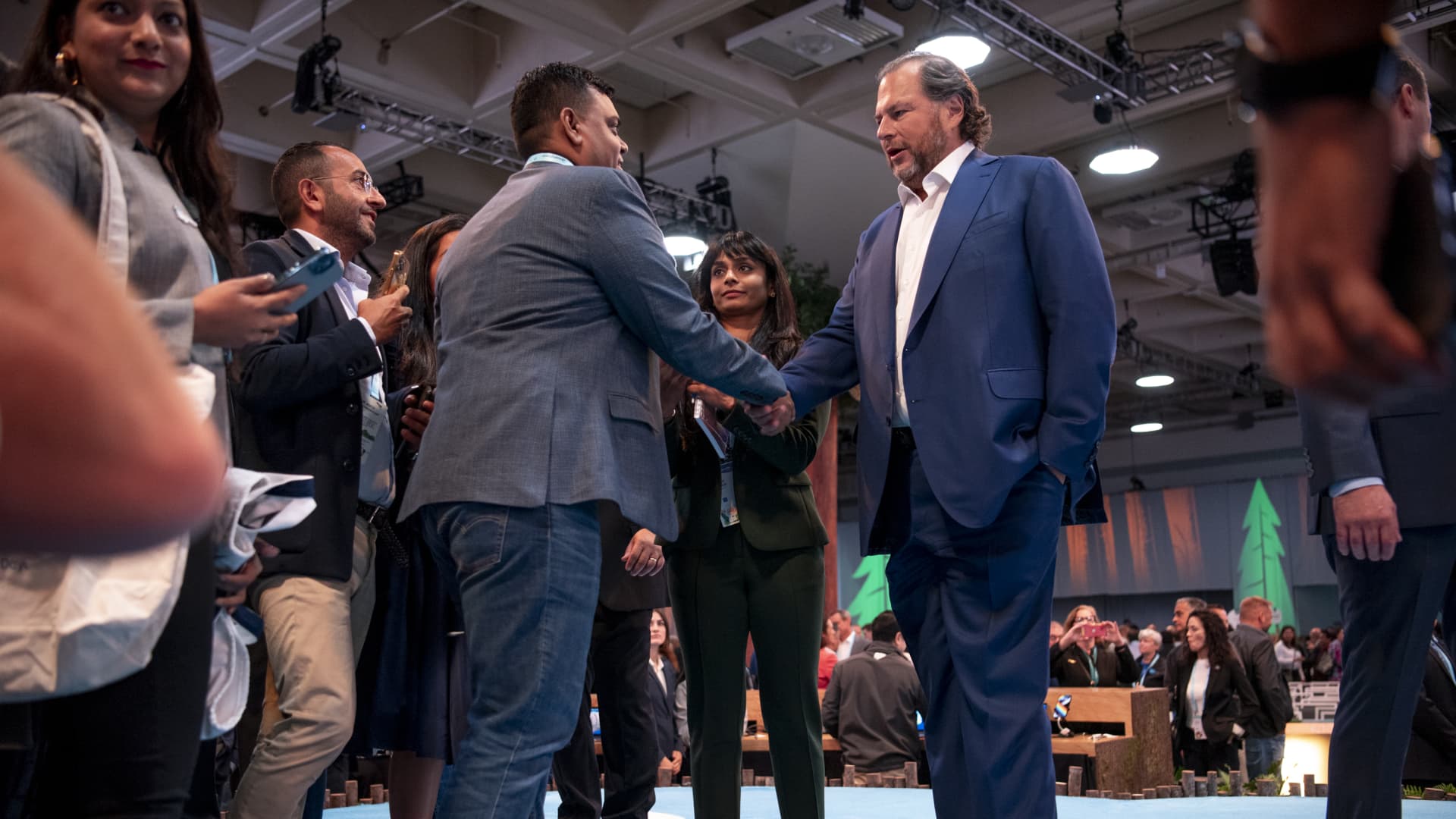 Salesforce is luring 'boomerangs' to reaccelerate growth