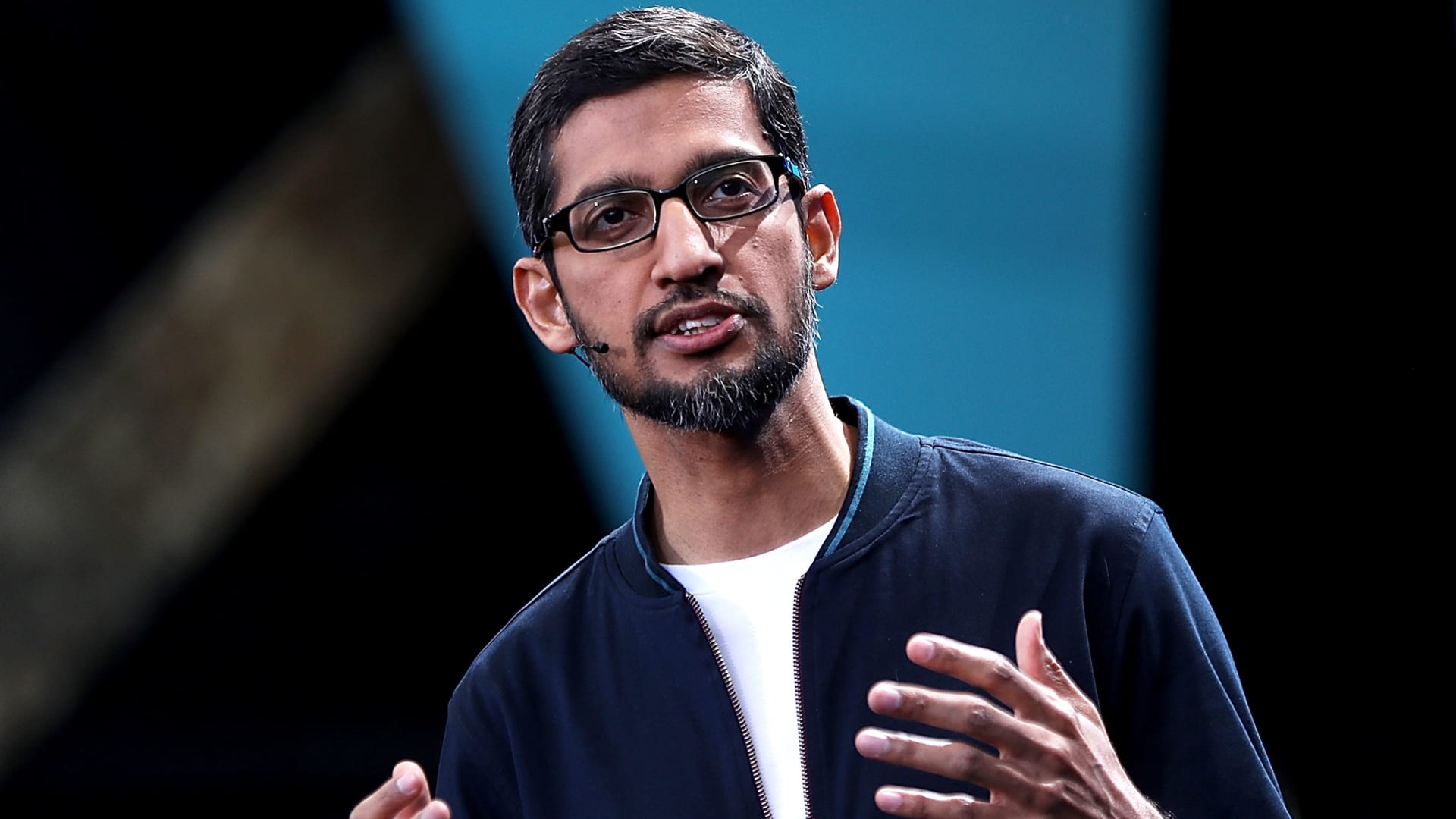 Alphabet stock down 8% on cloud miss as investors praise Microsoft