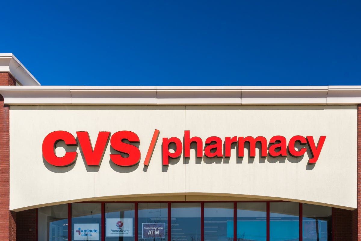Pharmacy Workers Strike At CVS and Walgreens, Echoing Wider Pharma Sector Unrest - CVS Health (NYSE:CVS), SPDR Select Sector Fund - Health Care (ARCA:XLV), Johnson & Johnson (NYSE:JNJ), Walgreens Boots Alliance (NASDAQ:WBA)