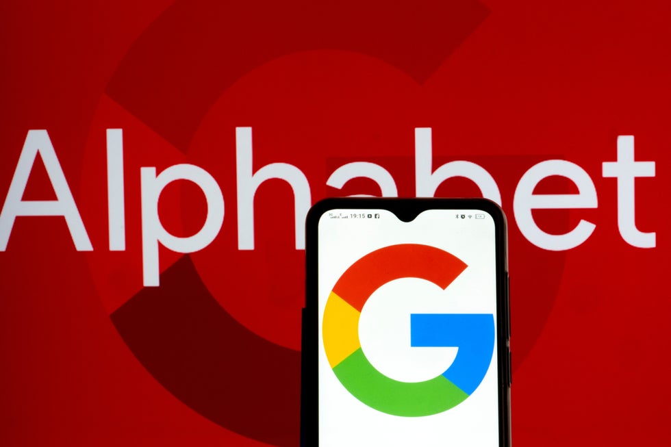 AI Takes On The Weather — Google Deepmind's Graphcast Surpasses Traditional Forecast Models - Alphabet (NASDAQ:GOOG), Alphabet (NASDAQ:GOOGL)
