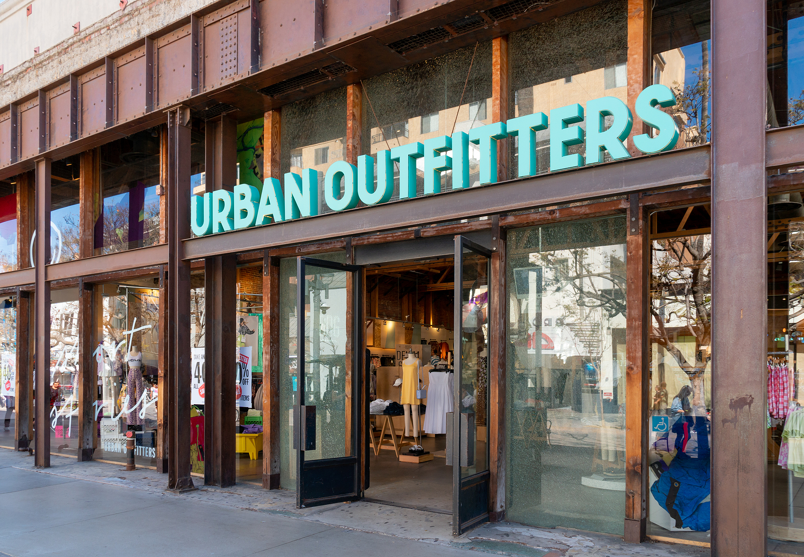 Urban Outfitters URBN stock news and analysis