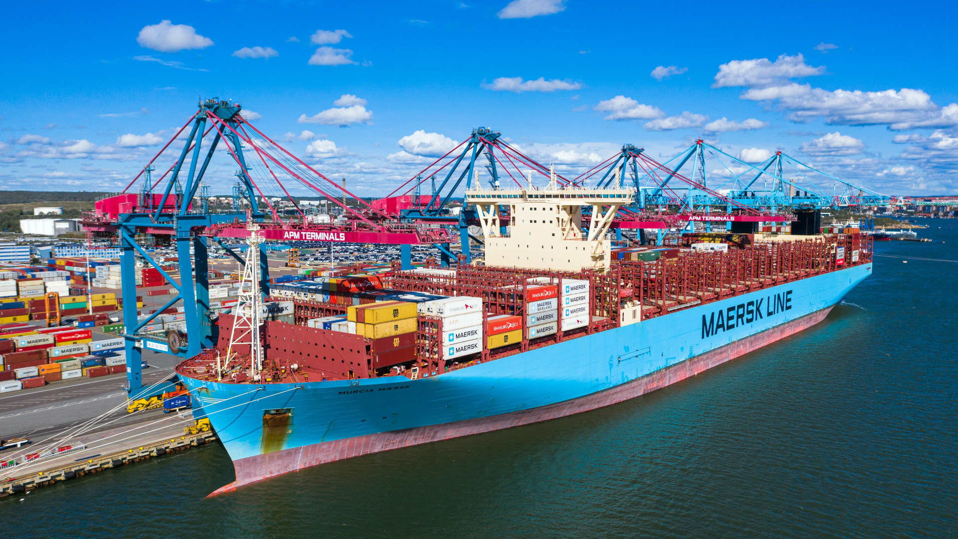 Shipping giant Maersk announces 10,000 job cuts, warns of volatility