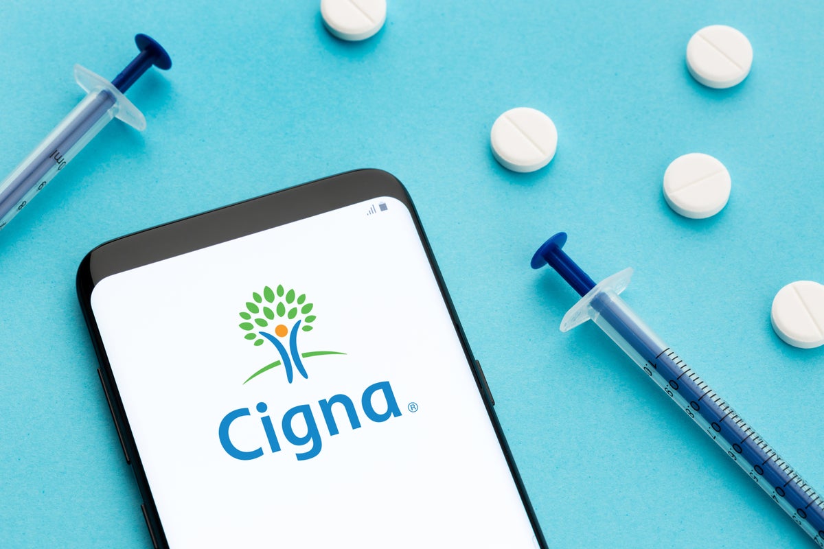 Cigna Drops Humana Merger, Opts For $10 Billion Buyback Strategy - Humana (NYSE:HUM), SPDR Select Sector Fund - Health Care (ARCA:XLV), Cigna Group (NYSE:CI), iShares U.S. Healthcare ETF (ARCA:IYH)
