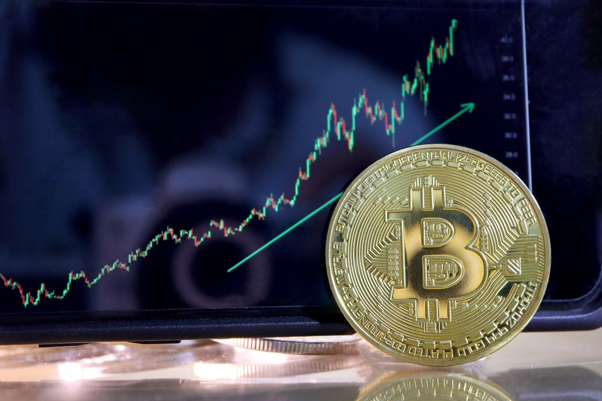 Crypto Analyst Forecasts Monumental Bitcoin Rally By 2026