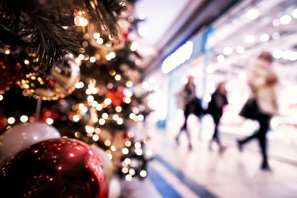 'Tis The Season! Unveiling Christmas Eve Store Hours For Last-minute Shoppers - Target (NYSE:TGT), CVS Health (NYSE:CVS), Costco Wholesale (NASDAQ:COST), Starbucks (NASDAQ:SBUX)
