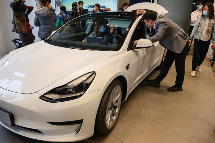 Tesla Investor Ross Gerber After Getting A New Rivian R1S: 'I'M Bored Of The Model Y' - Tesla (NASDAQ:TSLA)